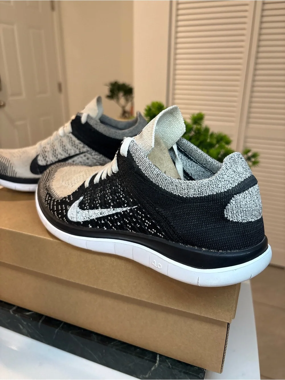 Nike Free 4.0 Flyknit Cookies and Cream Women’s size 8.5 running shoes